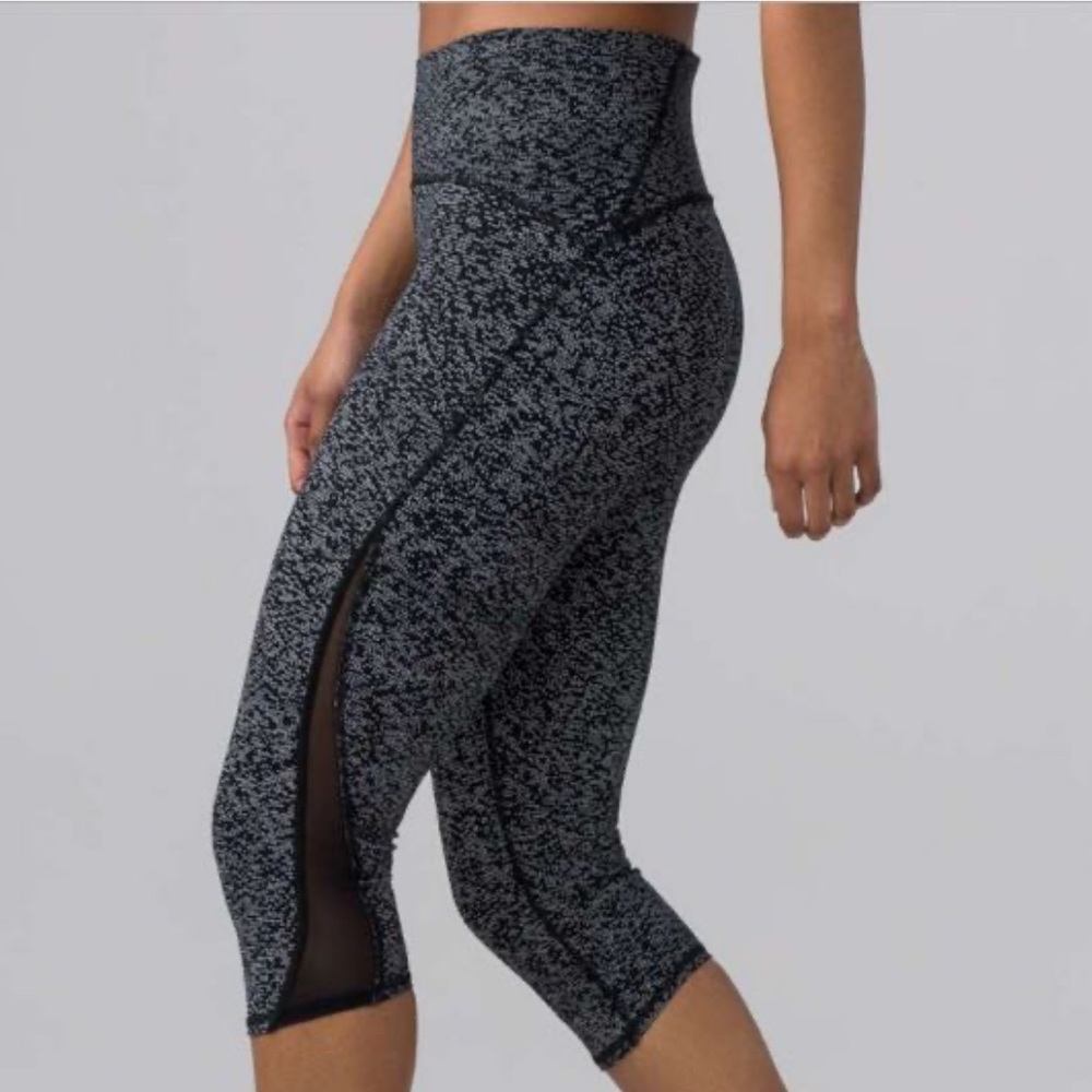 lululemon-train-schedule-cutout-17-sound-wave-whit-gem